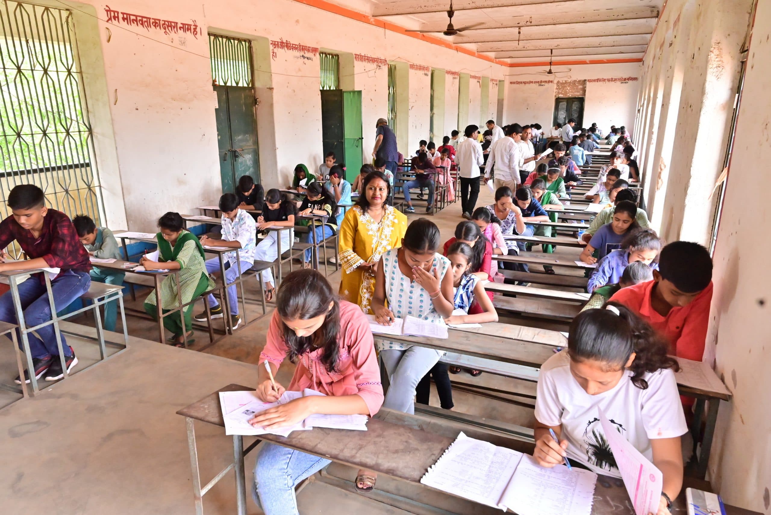 Deoghar News : राष्ट्रीय मेधा छात्रवृत्ति परीक्षा : 171 विद्यार्थियों ने दी परीक्षा, 17 रहे अनुपस्थित