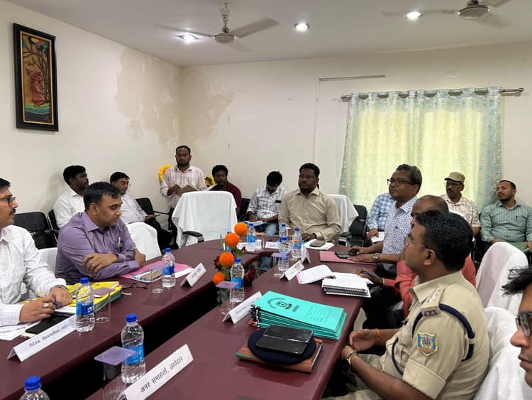 लंबित आवास को समय पर पूरा करें: सभापति