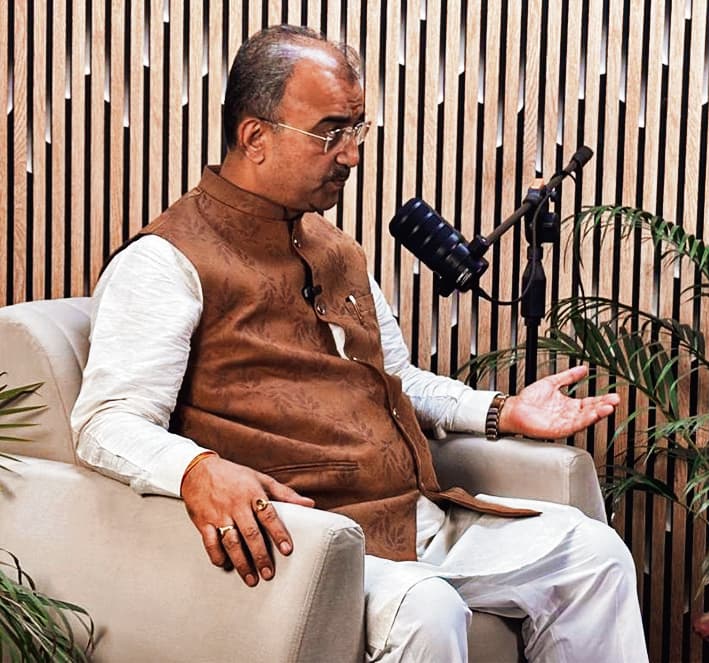 Saran News : स्वास्थ्य मंत्री ने की कम्युनिटी रेडियो स्वास्थ्य श्रृंखला की शुरुआत