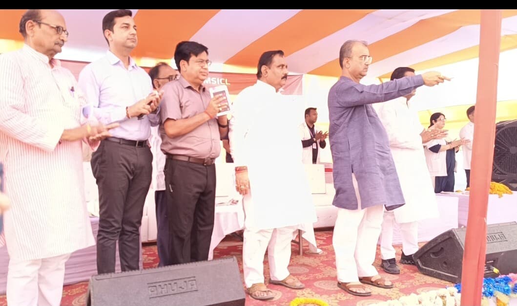 Motihari: गांव के अस्पताल में 151 प्रकार की दवा उपलब्ध : मंगल पांडेय