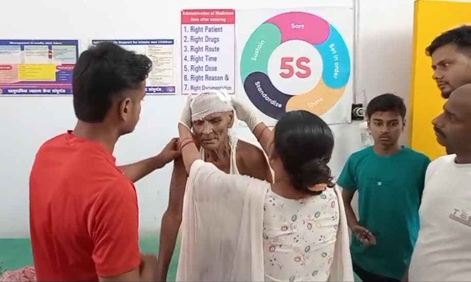 शंभुगंज में ऑटो के ठोकर से वृद्ध जख्मी, अस्पताल में भर्ती