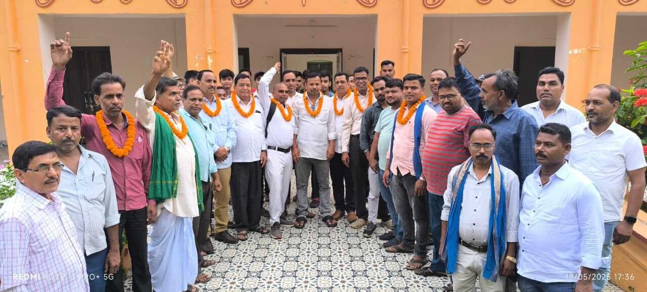 संघर्ष समिति के अध्यक्ष बने शशि व उपाध्यक्ष संतोष