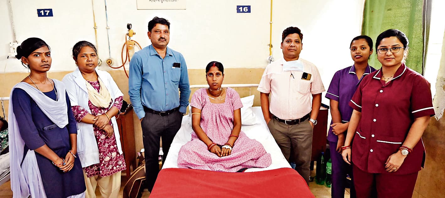 Rourkela News: आइजीएच के डॉक्टरों की टीम ने थायराइड से पीड़ित महिला का सफल ऑपरेशन किया