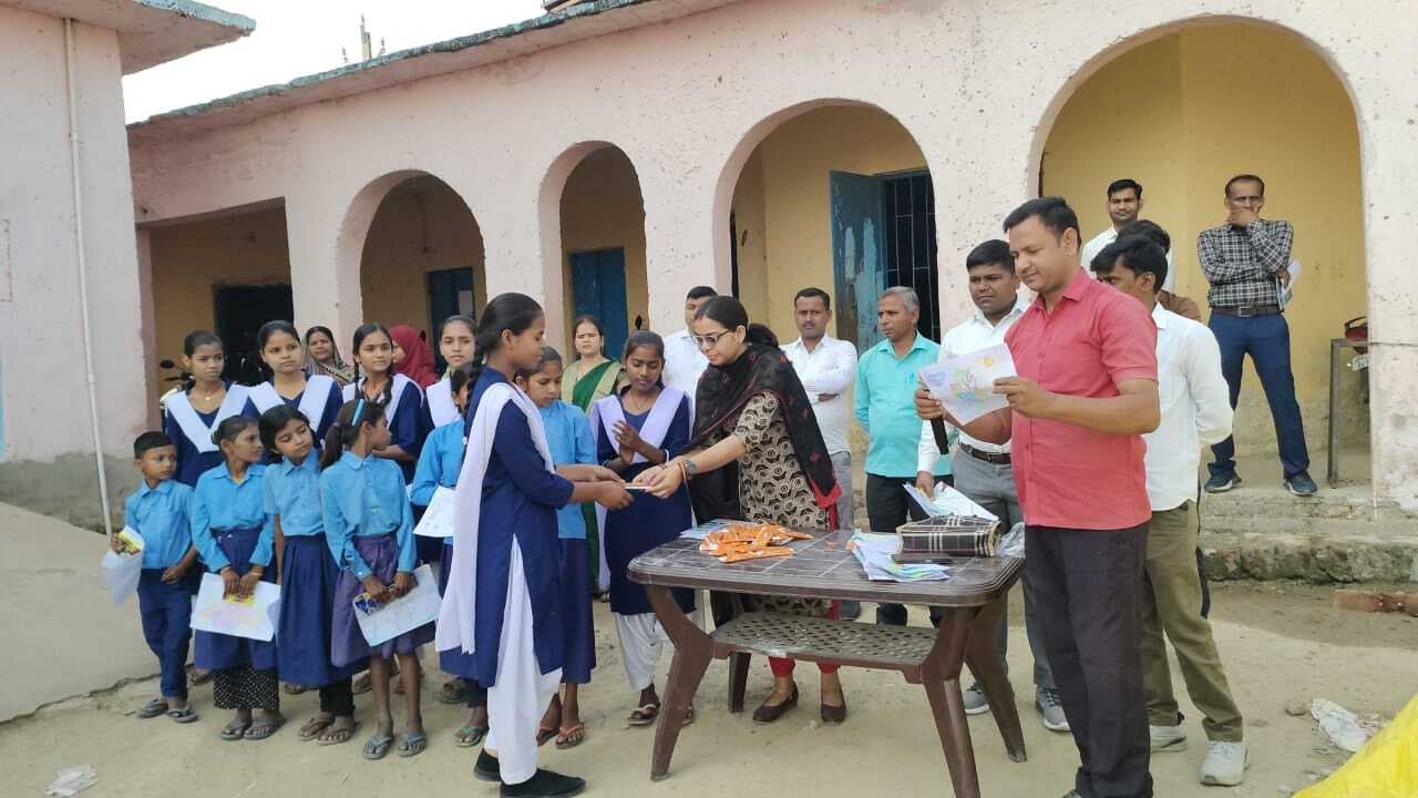 पर्यावरण के प्रति छात्रों को जागरूक करने के लिए हुई प्रतियोगिता