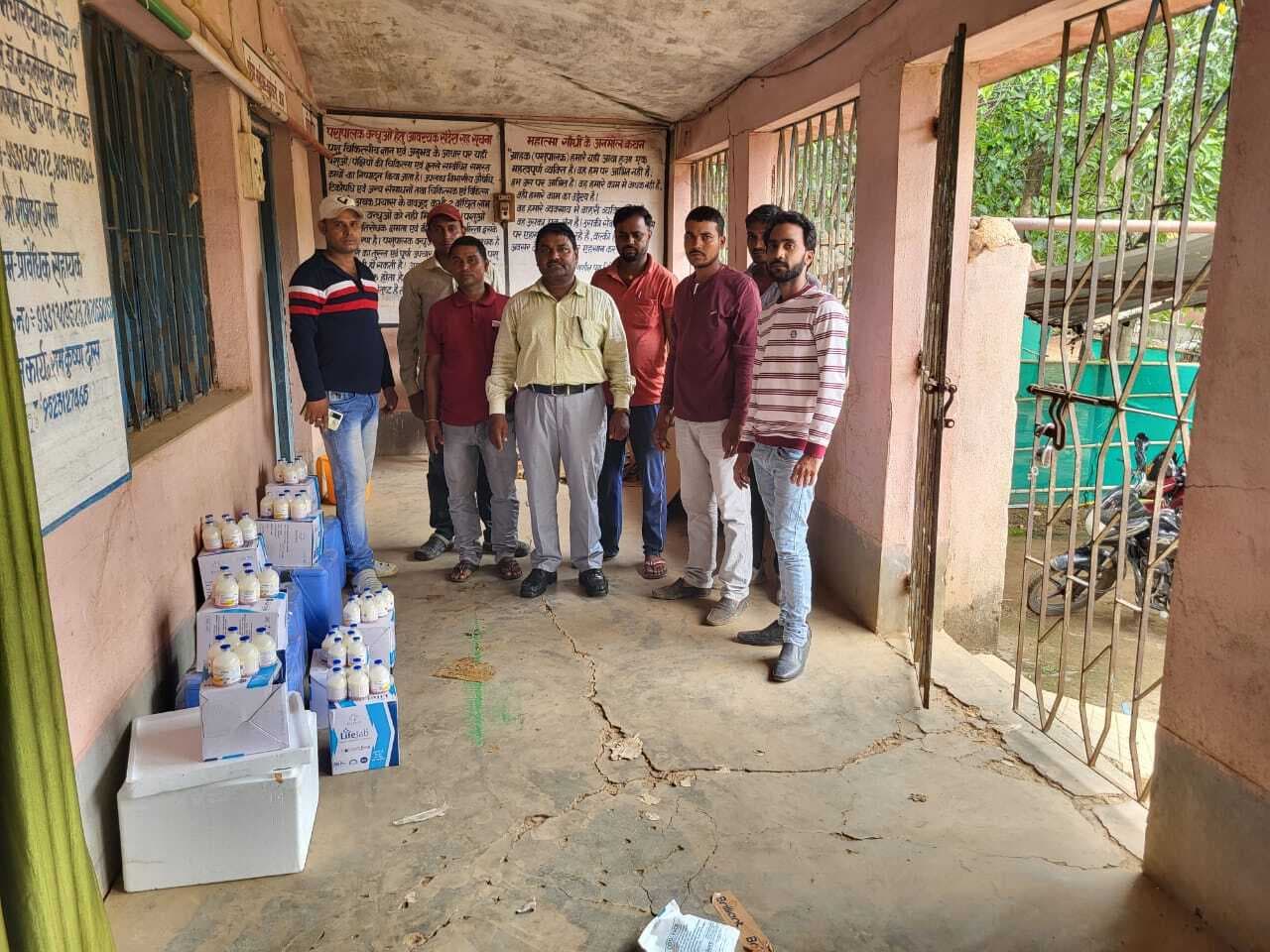 पशुओं के एफएमडी टीकाकरण के लिए किट वितरित