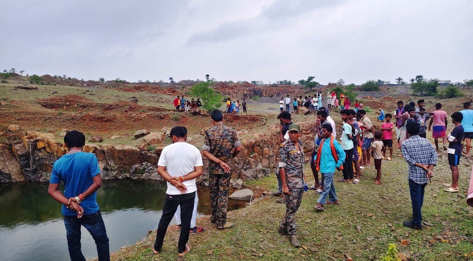 सब्जी खरीदने निकले युवक का शव बंद खदान से बरामद