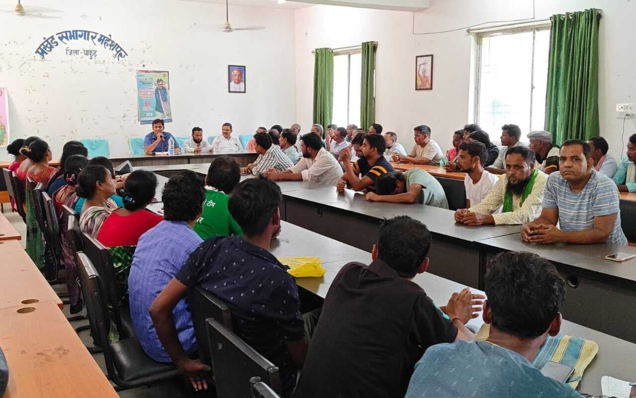 लाल कार्डधारियों में एक से 15 जून के बीच करें राशन का वितरण : एमओ