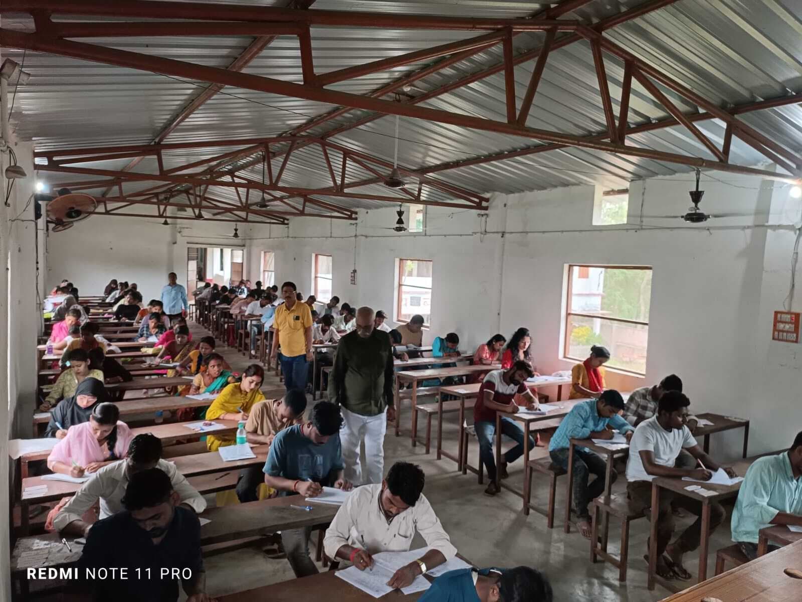 कदाचार मुक्त वातावरण में लक्ष्मीनाथ महाविद्यालय में हो रही पार्ट थर्ड की परीक्षा