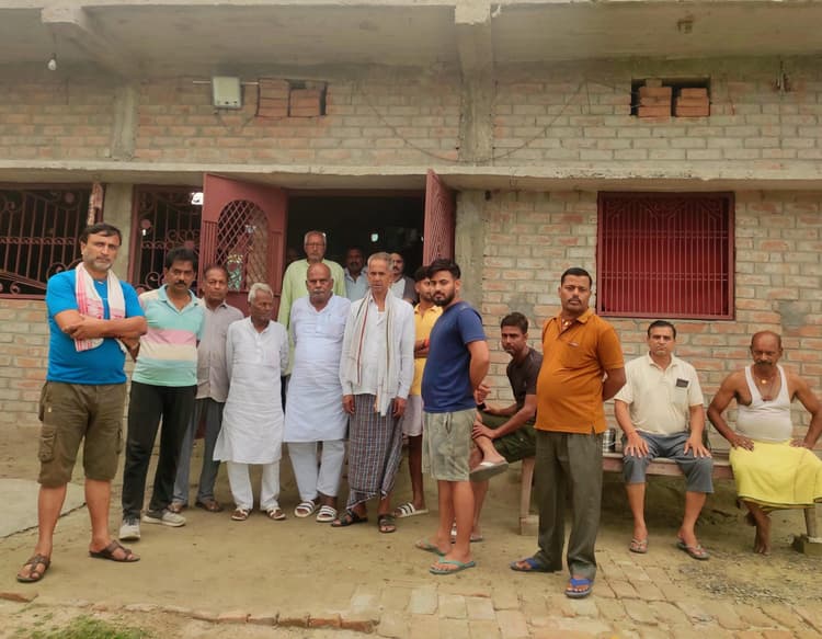 hajipur news. चमरहरा में दो घरों में हुई चोरी