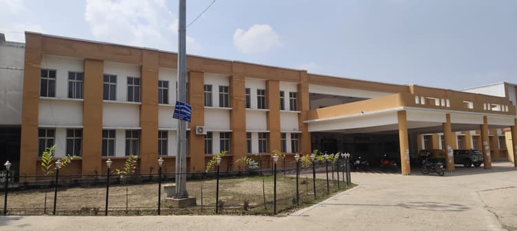 अनुमंडल अस्पताल में फिर उठे अनियमितता के सवाल, प्रभारी उपाधीक्षक को वित्तीय प्रभार देने पर बीस सूत्री कमेटी ने जताई नाराजगी