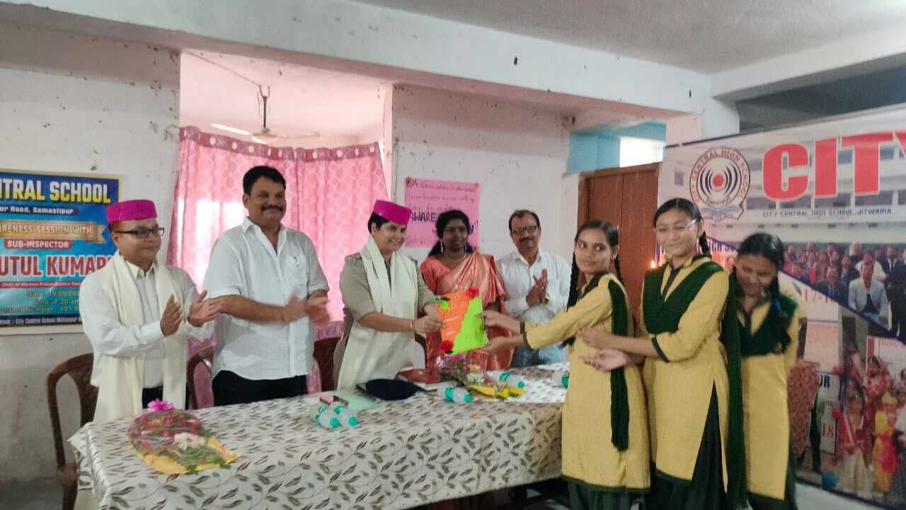 Samastipur News:बच्चों को साइबर सुरक्षा व नशीली दवाओं के दुष्प्रभाव को लेकर किया जागरूक