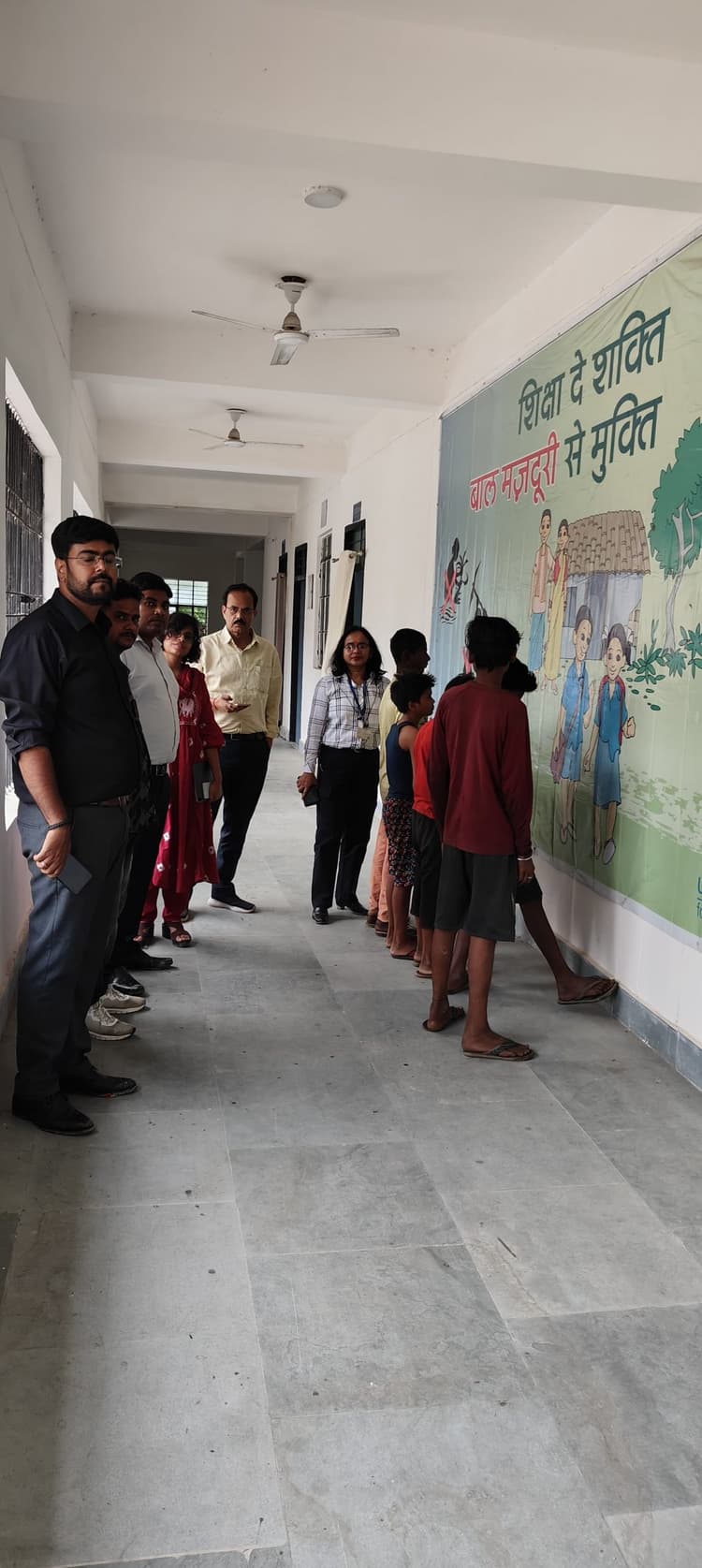 पांच बाल श्रमिकों को श्रम विभाग ने कराया मुक्त