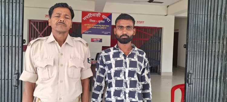 81 बोतल नेपाली शराब के साथ तस्कर गिरफ्तार