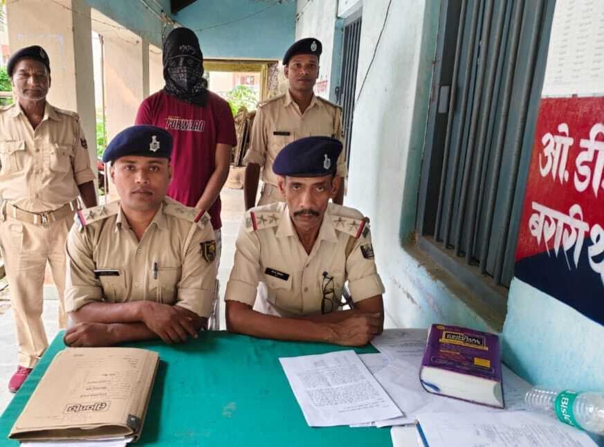 दस हजार का इनामी शातिर अपराधी गिरफ्तार