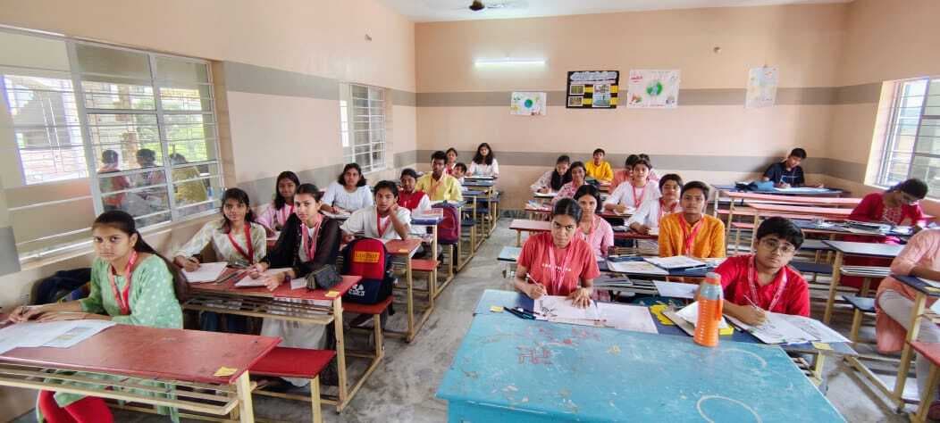 कोलकाता बोर्ड की क्रियात्मक वार्षिक मेधा परीक्षा शांतिपूर्ण माहौल में हुई