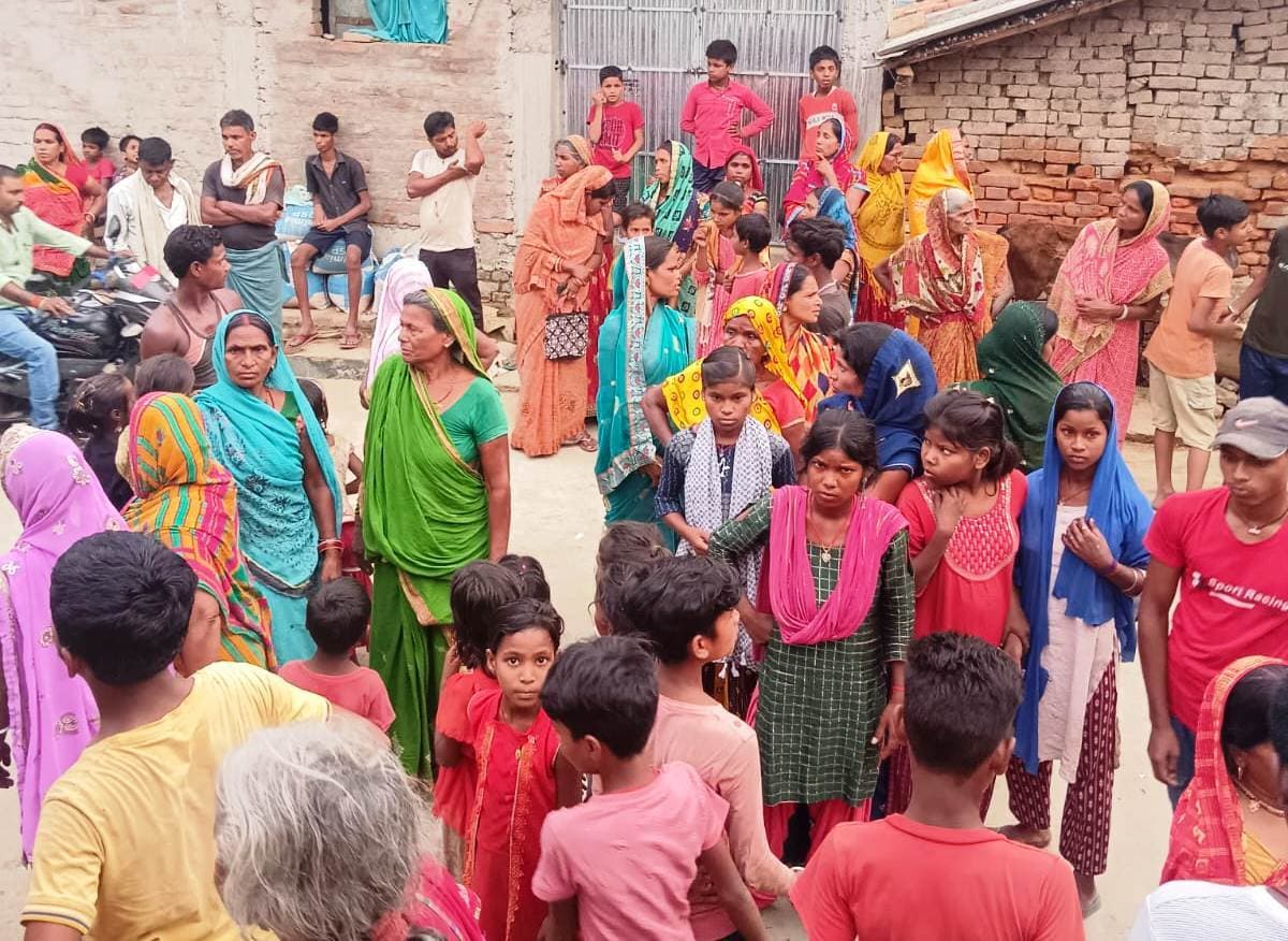 मोबाइल छीनने से नाराज नाबालिग लड़की ने की आत्महत्या