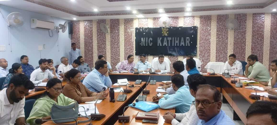 मानक के अनुरूप बाढ़ पूर्व तैयारी को सुनिश्चित करें: डीएम