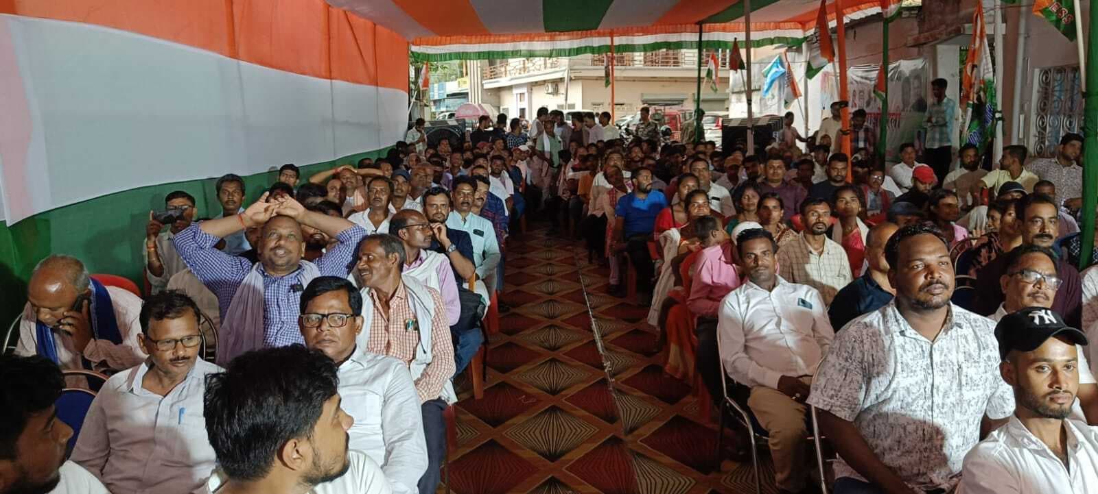 लीड : केंद्र सरकार कर रही संवैधानिक अधिकारों का हनन