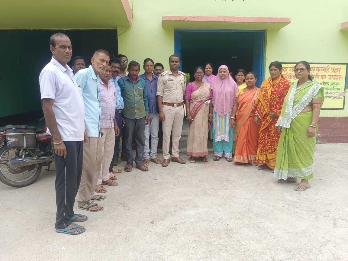 कुंडहित पुलिस ने चलाया जागरुकता अभियान