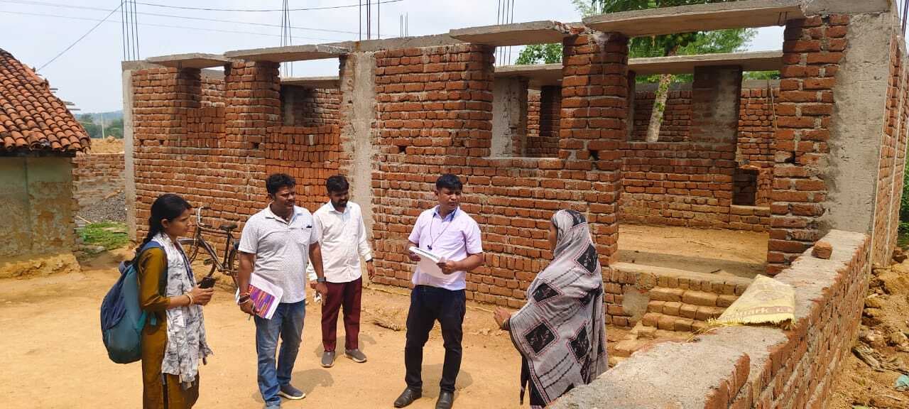 अबुआ आवास निर्माण में लायें तेजी : समन्वयक