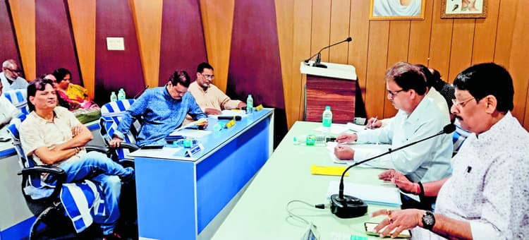 सड़क निर्माण, जलजमाव, पार्किंग और ऑटो स्टैंड पर रहा निगम की बोर्ड मीटिंग में जोर