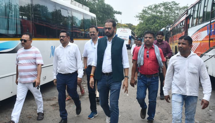 Bokaro News : बस स्टैंड की दुरुस्त होगी व्यवस्था : मुख्य महाप्रबंधक