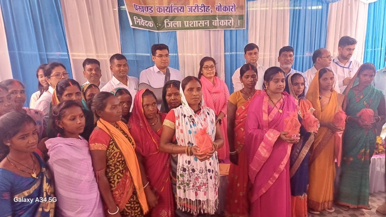 Bokaro News : कल्याणकारी योजनाओं को जनता तक पहुंचाना उद्देश्य : उपायुक्त