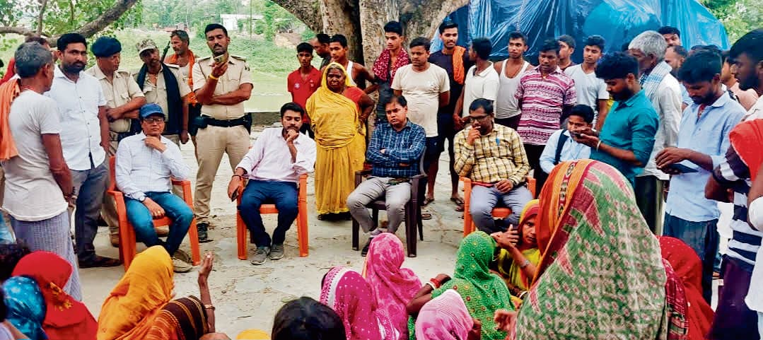 Begusarai News : लखमिनियां बांध पर बसे परिवारों को मिलेगा आशियाना