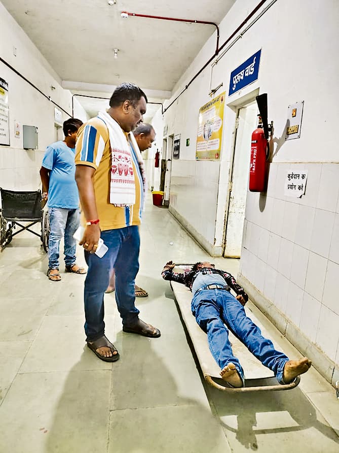 Bokaro News : दो बाइक की टक्कर में एक व्यक्ति की मौत, तीन की हालत गंभीर