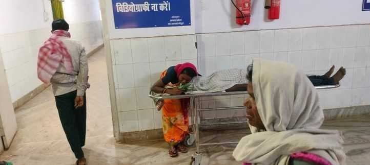 झाड़ फूंक के चक्कर में गयी सर्पदंश के शिकार युवक की जान