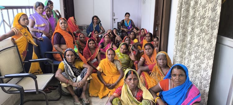 Giridih News :महिलाओं ने लगाया आरोप, हरिजन टोला की हो रही है उपेक्षा