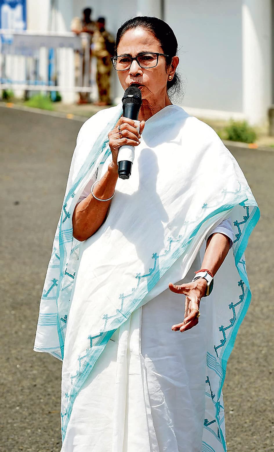 प्रदर्शनकारियों में शिक्षक कम बाहरी लोग ज्यादा हैं : सीएम