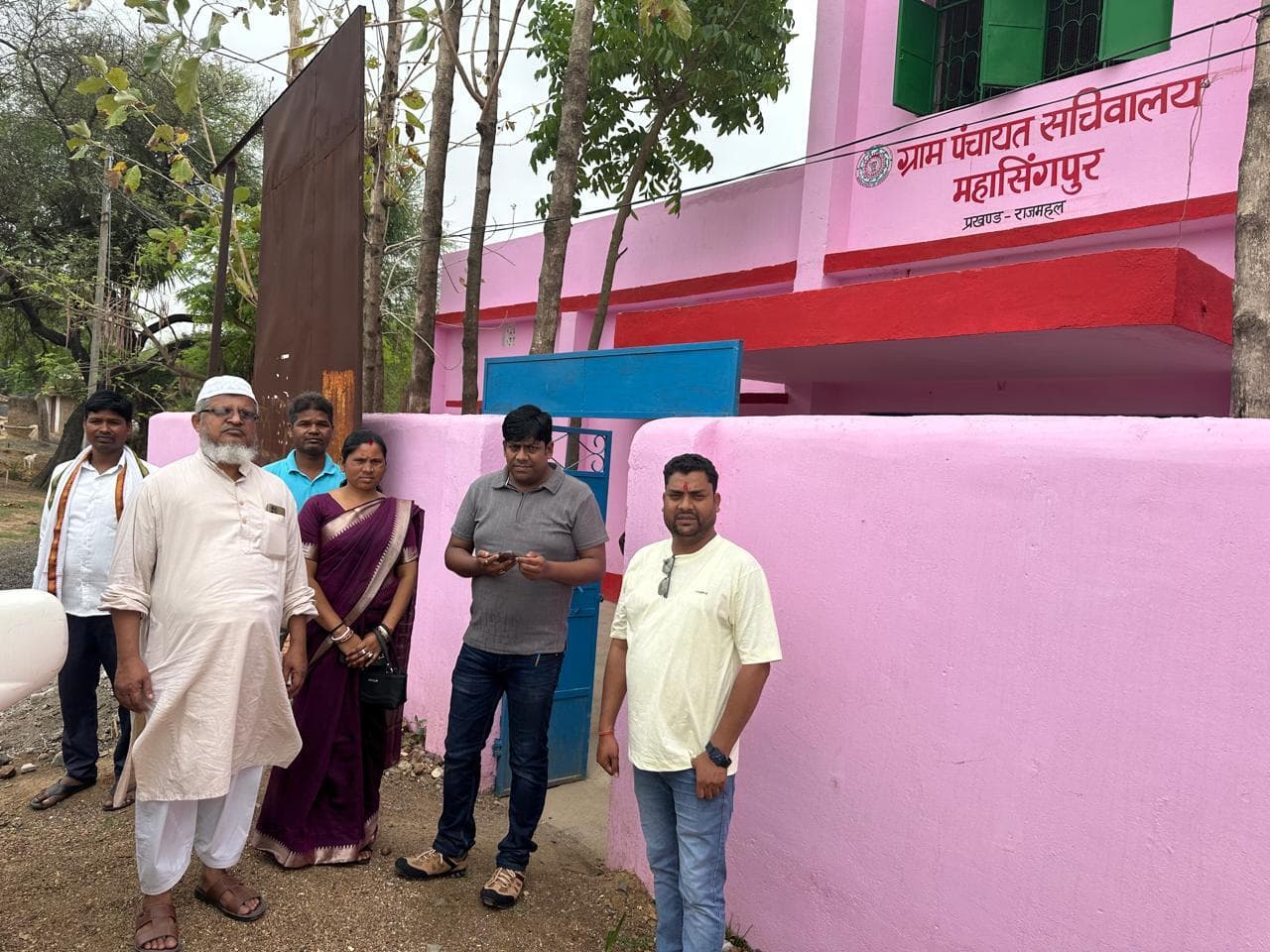 बीडीओ ने  तीन पंचायतों में योजनाओं का लिया जायजा