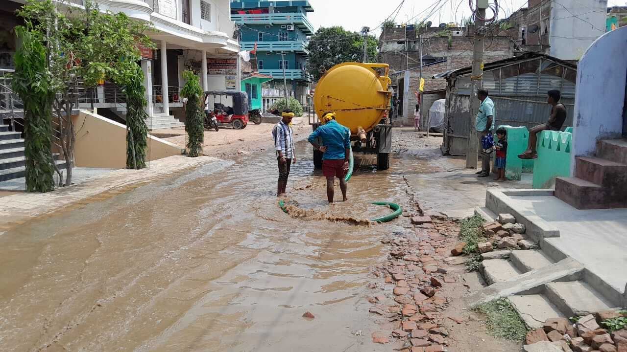 बारिश से मौसम सुहाना, जल जमाव से परेशानी