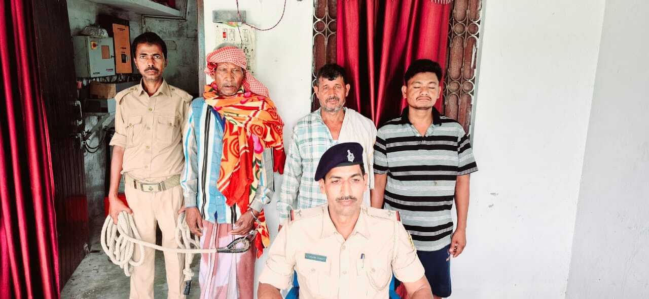 शराब मामले में तीन आरोपितों को किया गिरफ्तार