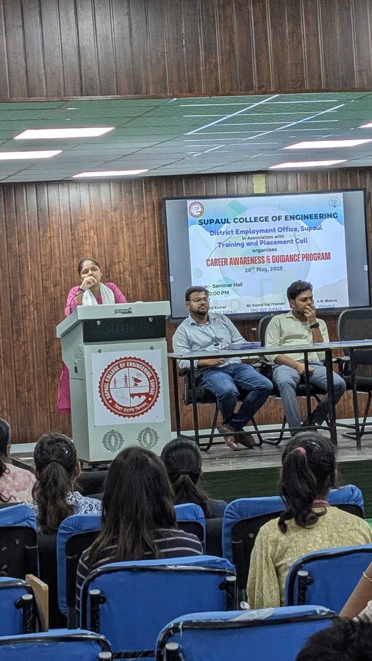 सुपौल कॉलेज ऑफ इंजीनियरिंग में कैरियर जागरूकता कार्यक्रम आयोजित, छात्रों को दी गयी जानकारी