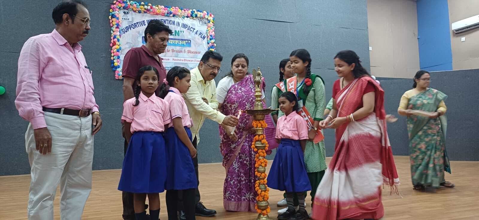 बच्चों को अपनी प्रतिभा का प्रदर्शन के लिए अवसर देना जरूरी : डीडीसी