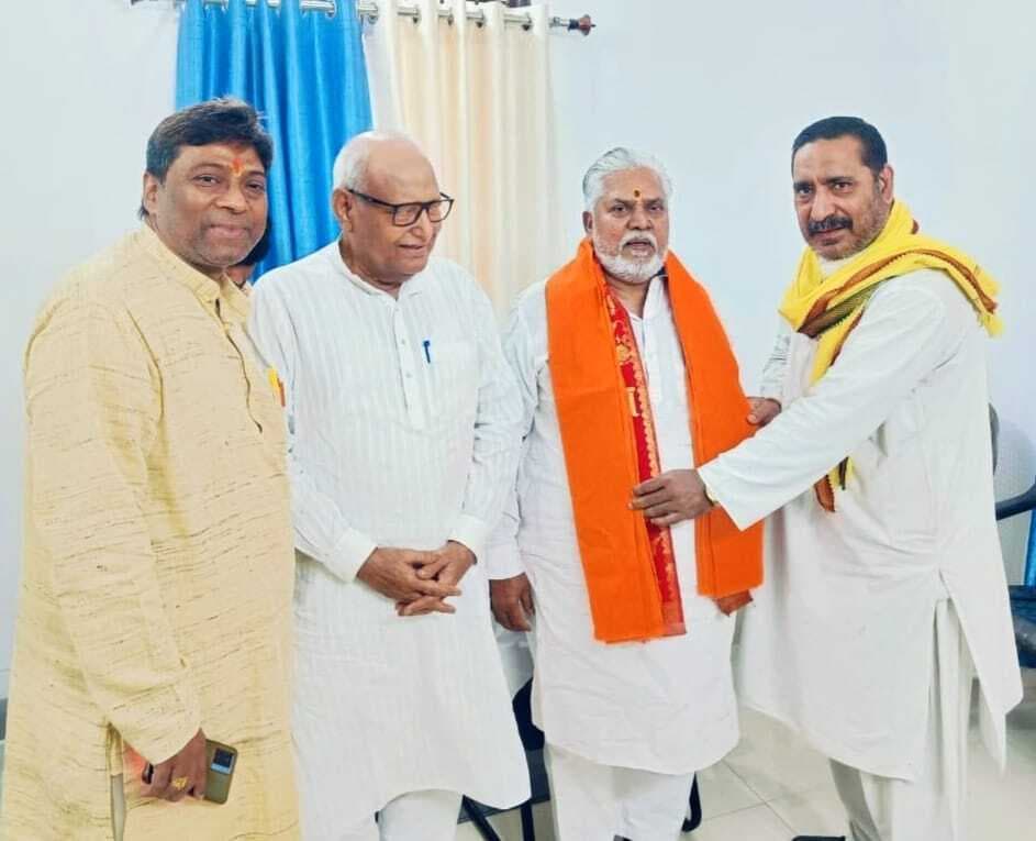 मां जानकी धाम की ओर से सहकारिता मंत्री का किया गया अभिनंदन