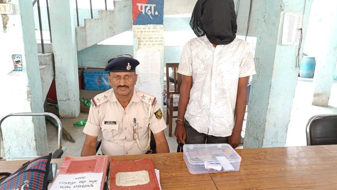 सलेमपुर से पिस्टल बरामद, युवक गिरफ्तार