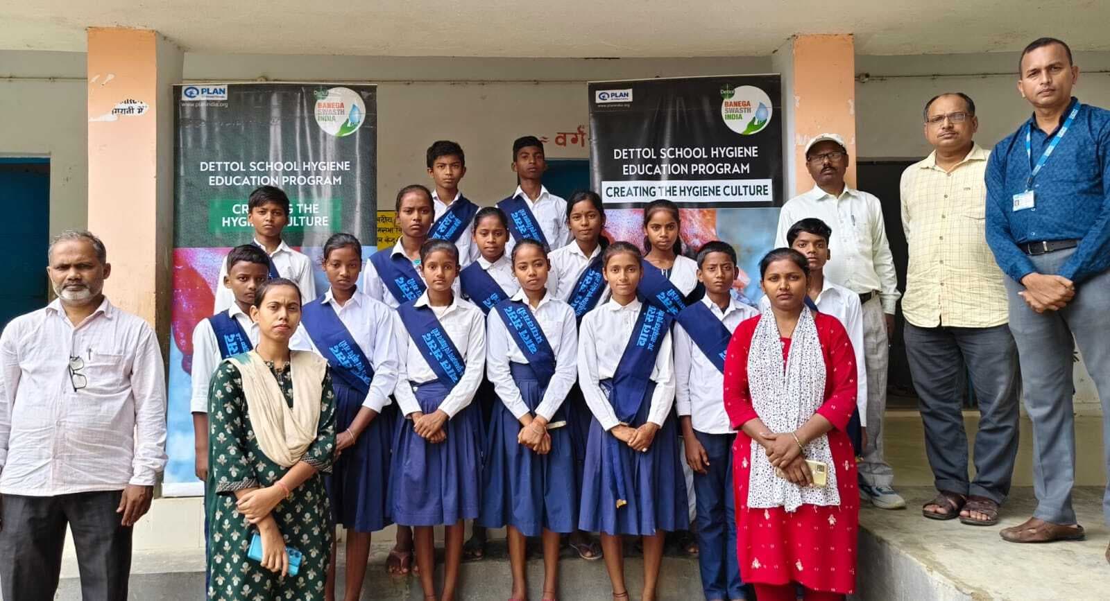 बाल संसद का किया गया गठन, बाल सांसदों को दिलाई शपथ