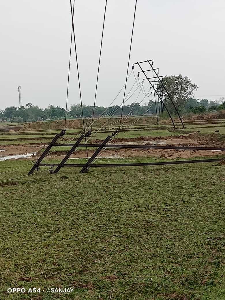 Ranchi News : आंधी में हाइवोल्टेज तार पोल सहित गिरा, घंटों गुल रही बिजली