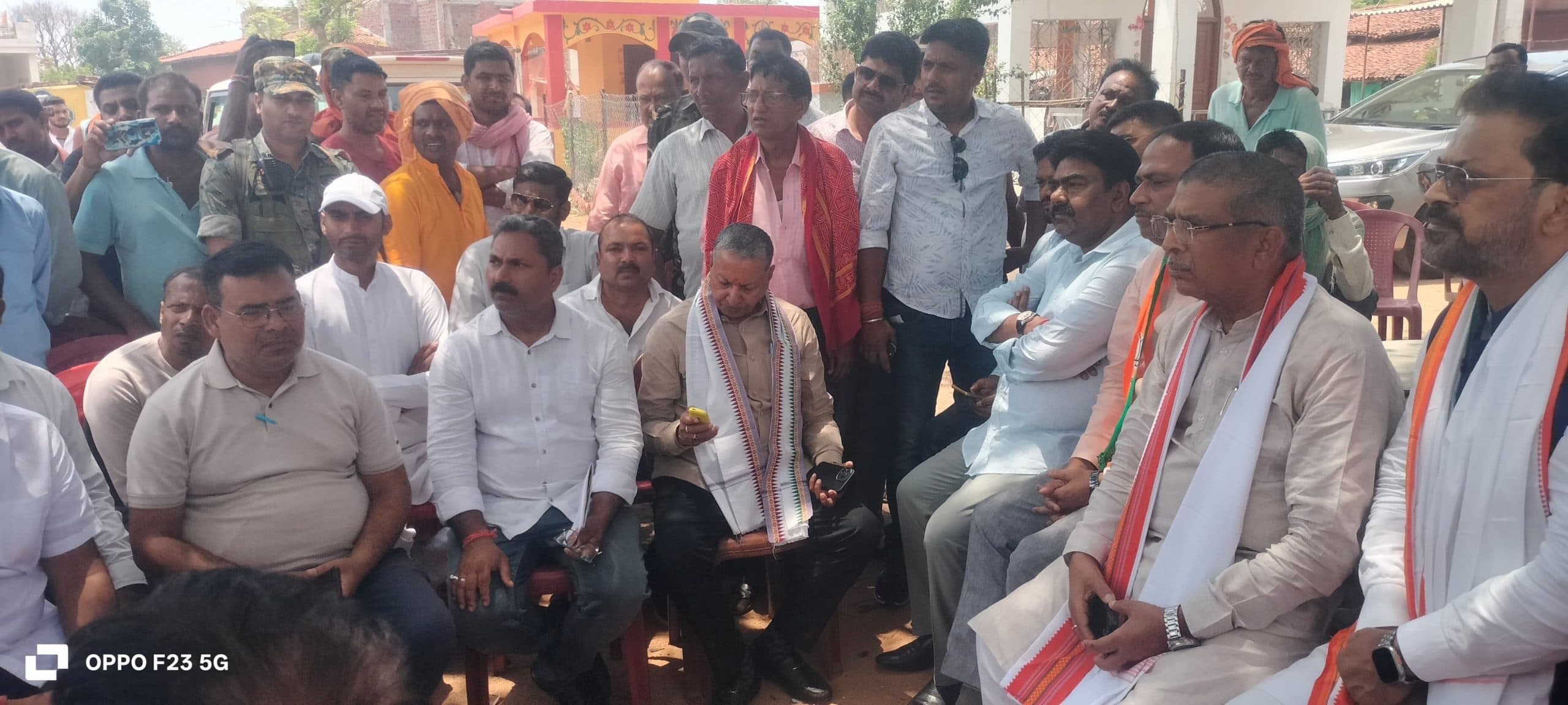 पीड़ित परिवार से मिला भाजपा का प्रतिनिधिमंडल