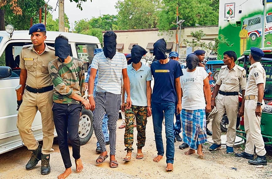 राजगीर नौलखा मंदिर में लूटकांड में पुजारी के बेटे और भतीजे समेत पांच गिरफ्तार