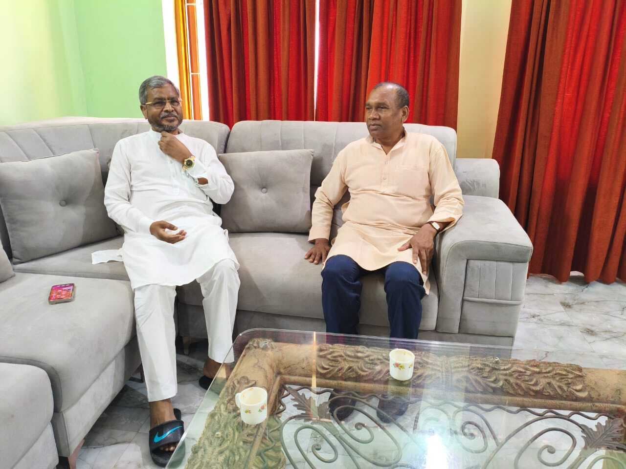 Chaibasa News : झारखंड के किसान, मजदूर व युवा परेशान