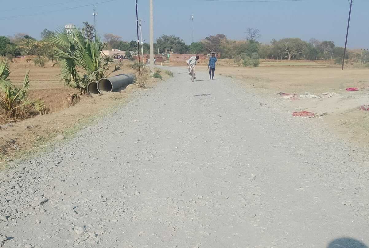 धर्मपुर- मांझीडीह पथ जर्जर, ग्रामीणों को आवागमन में हो रही परेशानी