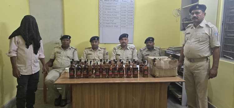 Giridih News : किराना दुकान से 11 हजार की शराब जब्त, दुकानदार गिरफ्तार