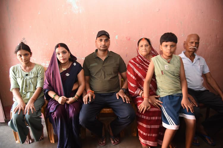 Jamshedpur News : ऑपरेशन सिंदूर का हिस्सा रहे बागुनहातु के धीरज-निकेश की जुबानी, जानिये बॉर्डर की पूरी कहानी