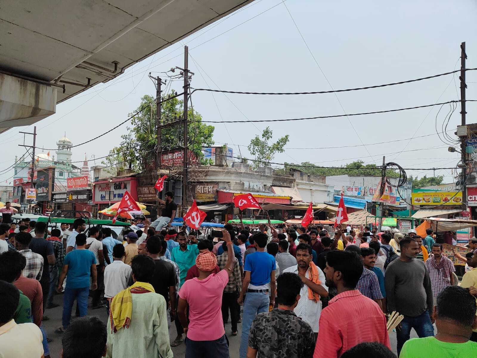 Patna News : नये ट्रैफिक नियम के विरोध में ऑटो चालकों ने किया प्रदर्शन