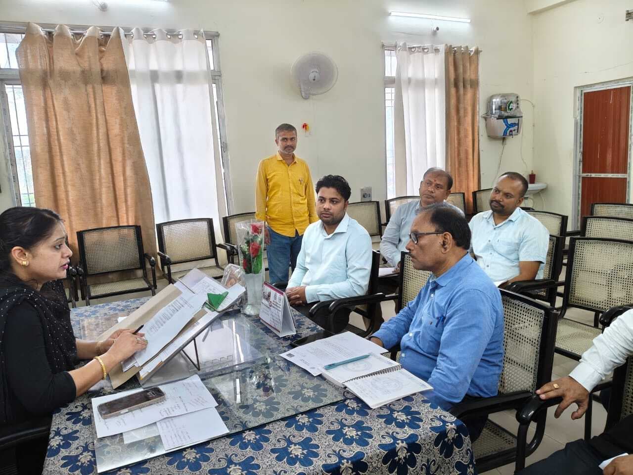 Motihari: डीइओ सहित दो से सचिव ने मांगा स्पष्टीकरण