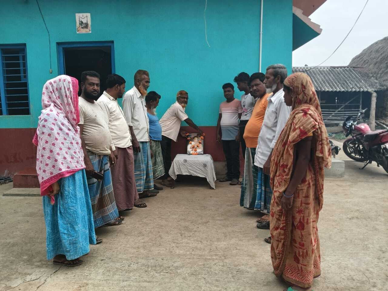 कांग्रेसियों ने पूर्व पीएम राजीव गांधी को दी श्रद्धांजलि